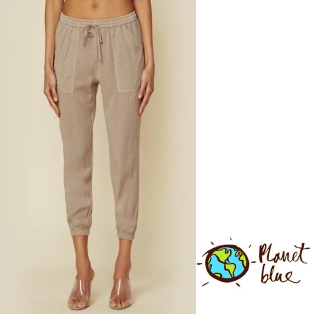 Blue Life Jogger in Sand